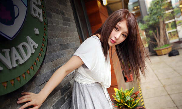 佛罗镇想找一个女性生孩子给报酬-｛找个女人生孩子多少钱｝
